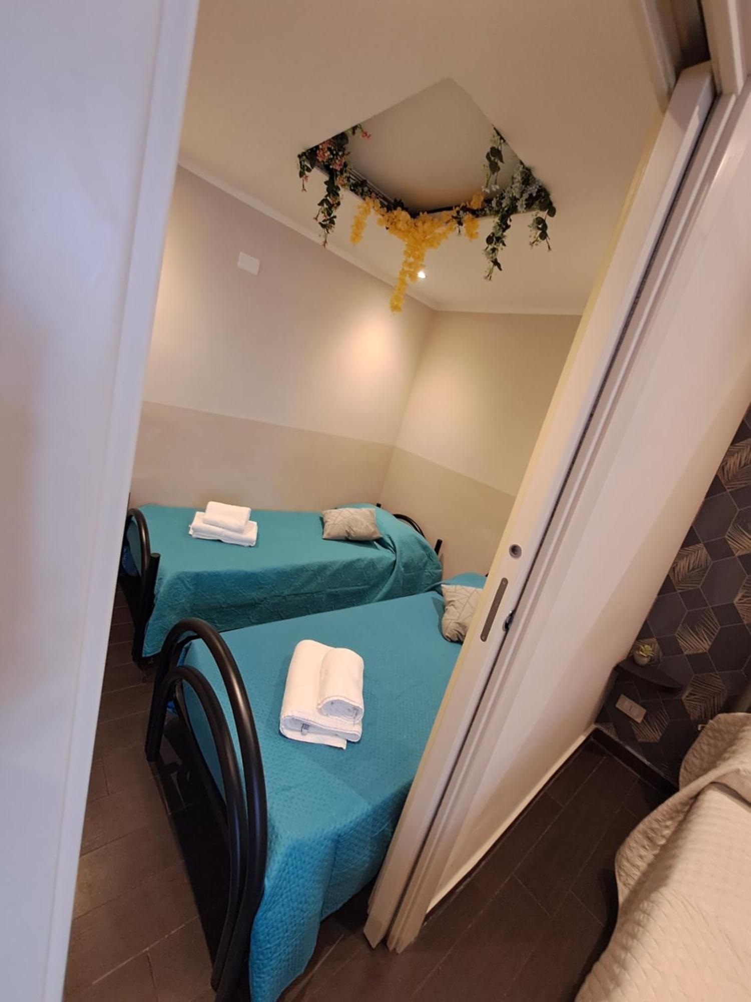 נאפולי Aircraft Services Rooms מראה חיצוני תמונה